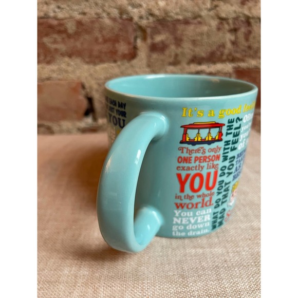 Mister Rogers Heat Changing Mug Mr. Rogers' Jacket Changes to His Sweater - Picture 4 of 7